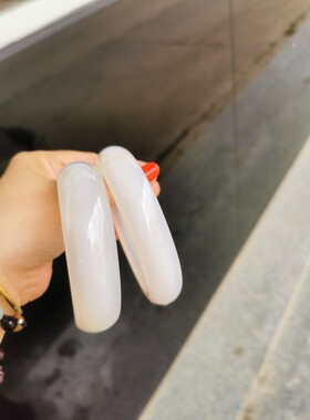 包邮/天然白月光玛瑙手镯/超大圈口68毫米玉髓手环女士时尚佳飞龙