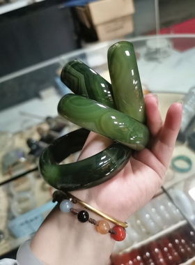 包邮天然轮胎加宽大红黄深草绿白灰天然玛瑙手镯圈口加厚加宽玉髓