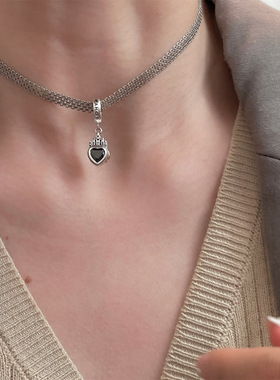 皇冠时尚冷淡风爱心吊坠