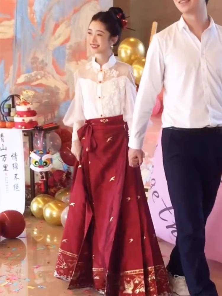 新中式国风晨袍汉服马面裙套装敬酒服新娘结婚便装回门订婚礼服裙 - 图0