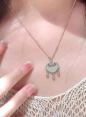 新款平安锁锁骨项链女颈链百搭锁骨链简约如意平安锁吊坠批发