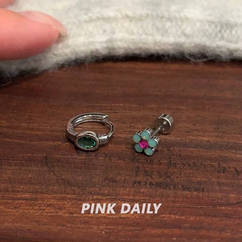 Pink Daily绿色花朵钛钢耳钉小巧双耳洞搭配耳环女可爱气质耳饰 - 图2
