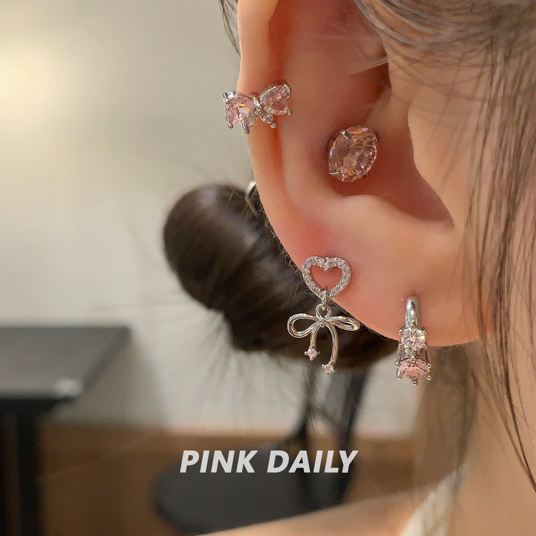 Pink Daily粉色满钻爱心蝴蝶结飘带钛钢耳钉甜美风精致耳骨钉耳饰,淘宝优惠券,粉丝福利购,淘宝优惠卷
