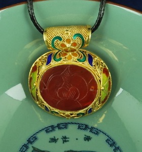 镀金镶嵌红玛瑙吊坠银花丝