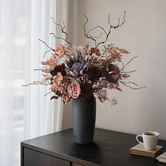 High-end realistic artificial flowers, fake flowers, atmospheric dining table, living room tabletop floral decorations, wabi-sabi style decorations