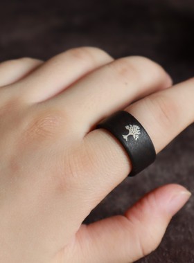 上觉潮酷磨砂纹理檀木戒指情侣