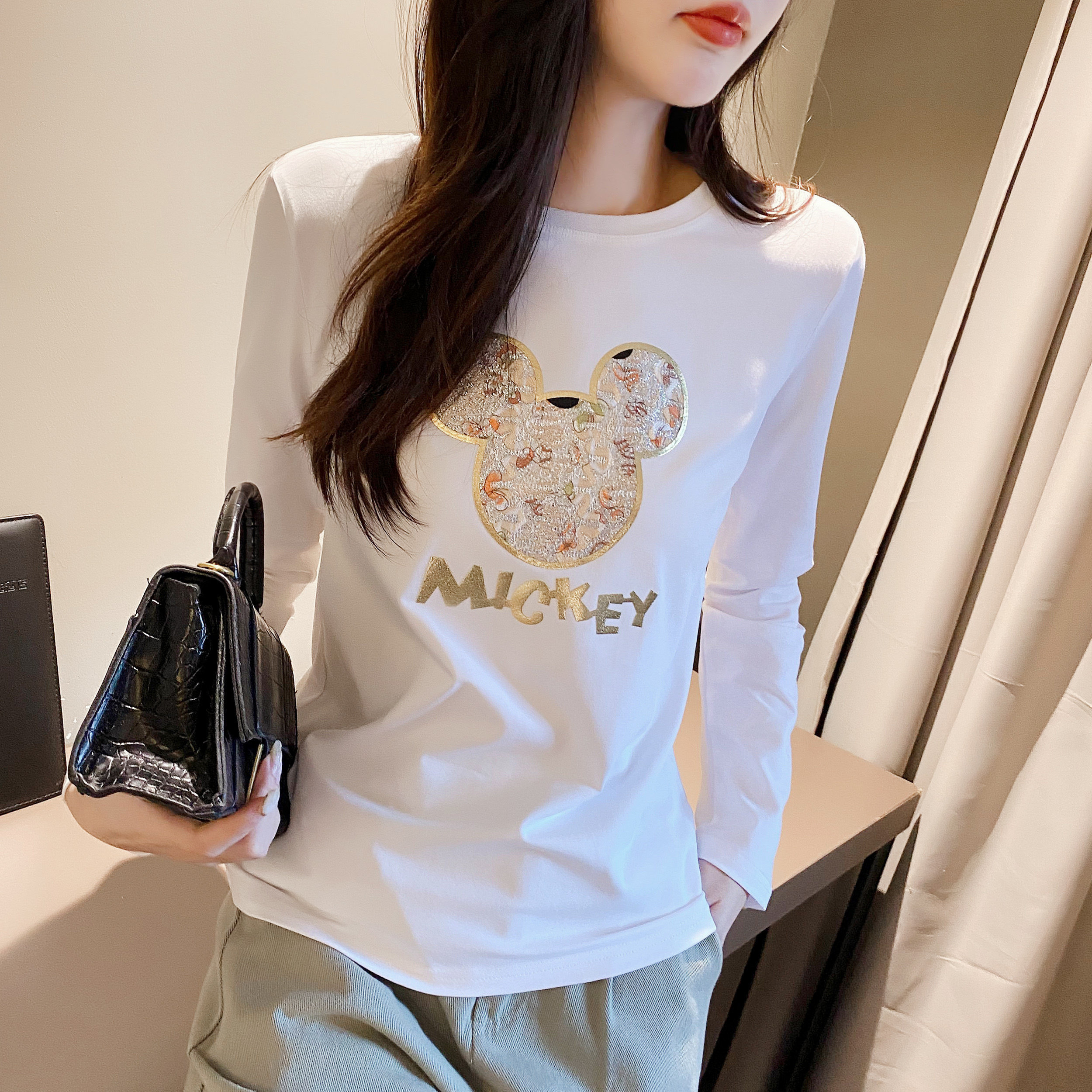 2022新款秋装白色t恤长袖女大码宽松韩版修身纯棉印花圆领打底衫