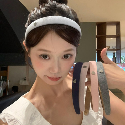 少女美学！薄针织爱心吊坠发箍百搭纯色布艺窄边头箍复古外戴发饰 - 图3