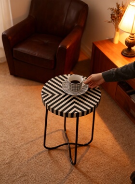 现代极简几何条纹金属茶几摆件