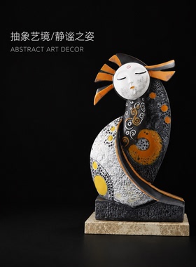 手绘抽象人物树脂桌面摆件