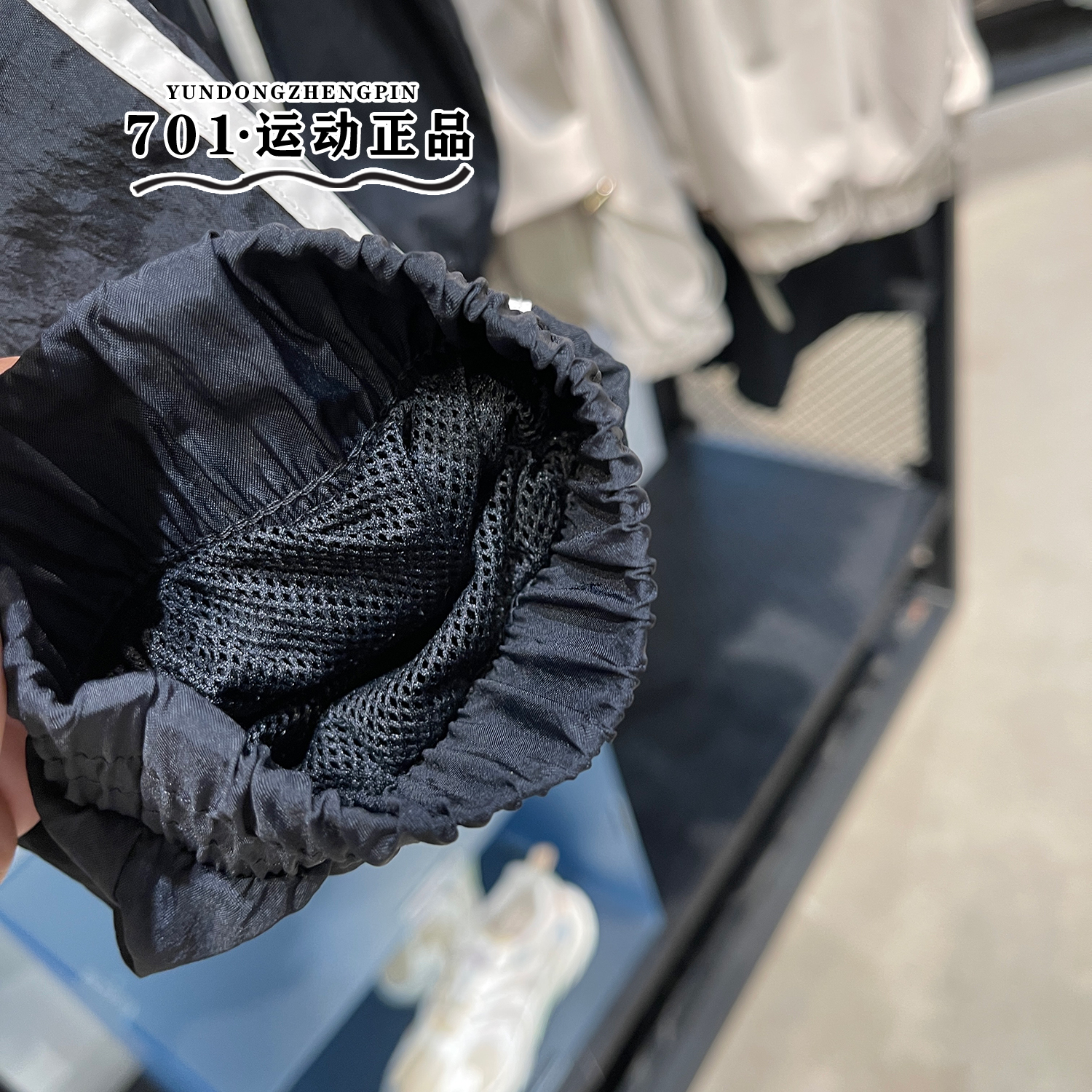 正品阿迪达斯三叶草男子外套曼联足球文化梭织防风运动夹克IS6525 - 图2