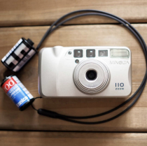 (Film Pill) Michoda Minolta 110 ZOOM click Dr. Gooey Machine Gel Roll Film Camera