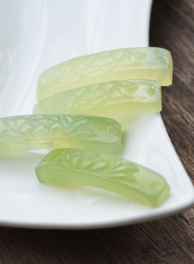 天然无优化岫玉花牌双孔手牌吊坠