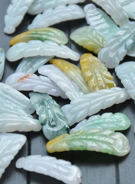 天然无优化翡翠羽毛吊坠双孔手牌