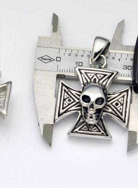 十字架骷髅头钛钢不褪色吊坠项链