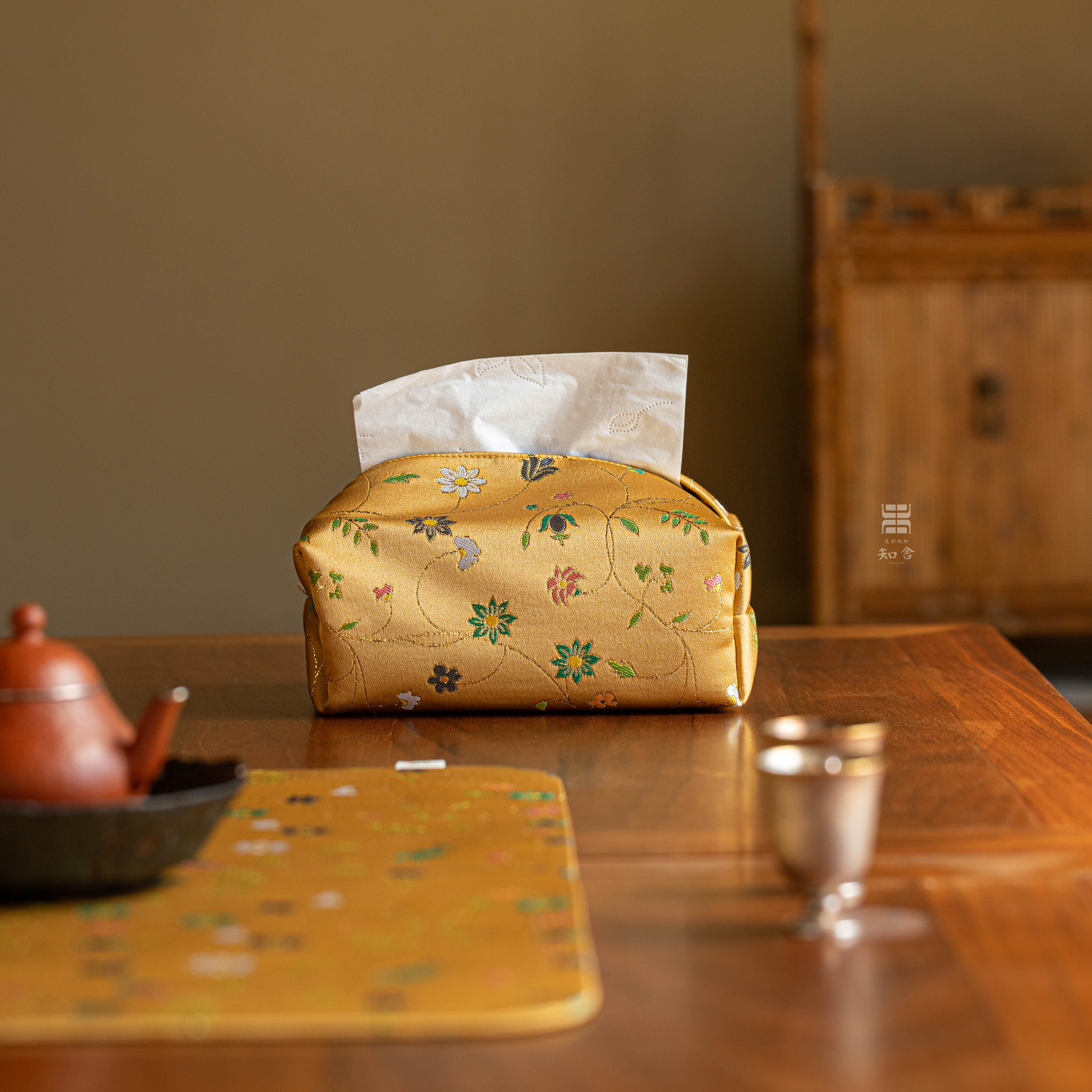 知舍·缠枝闲花纹抽纸盒 织锦工艺 茶桌客厅车载新中式复古抽纸袋,淘宝优惠券,粉丝福利购,淘宝优惠卷
