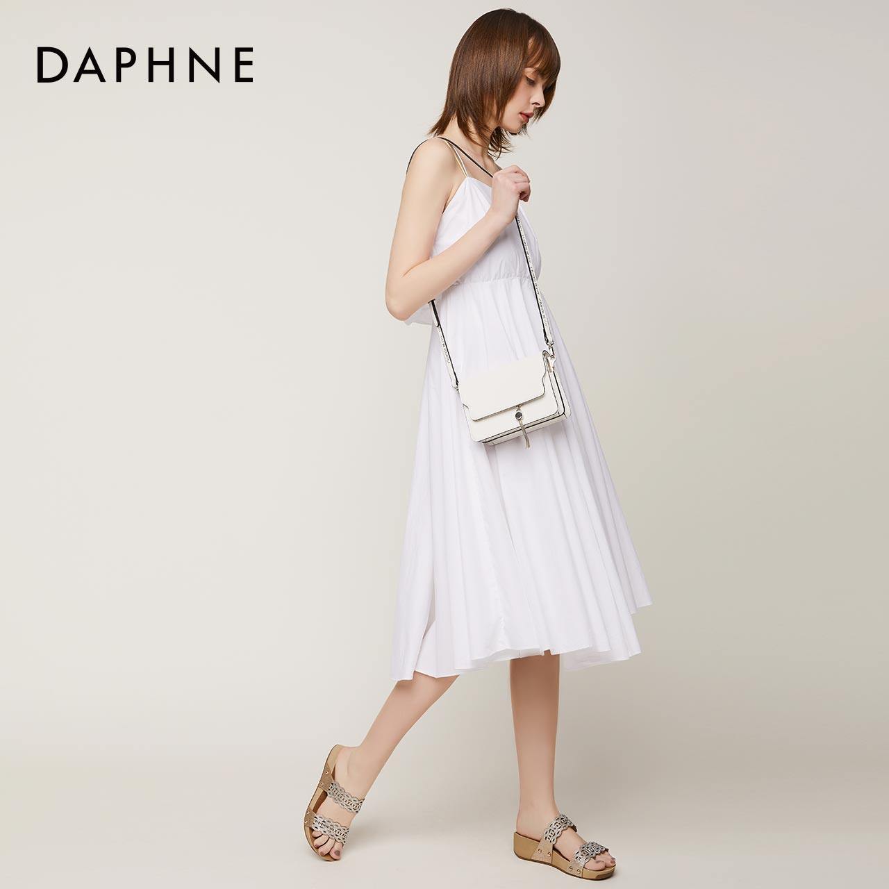 达芙妮夏女个性流苏锁扣字母小方包 达芙妮女士包袋