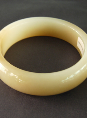 新疆和田玉手镯 浅糖色油性十足和田玉扁条手镯 新疆和田玉手镯