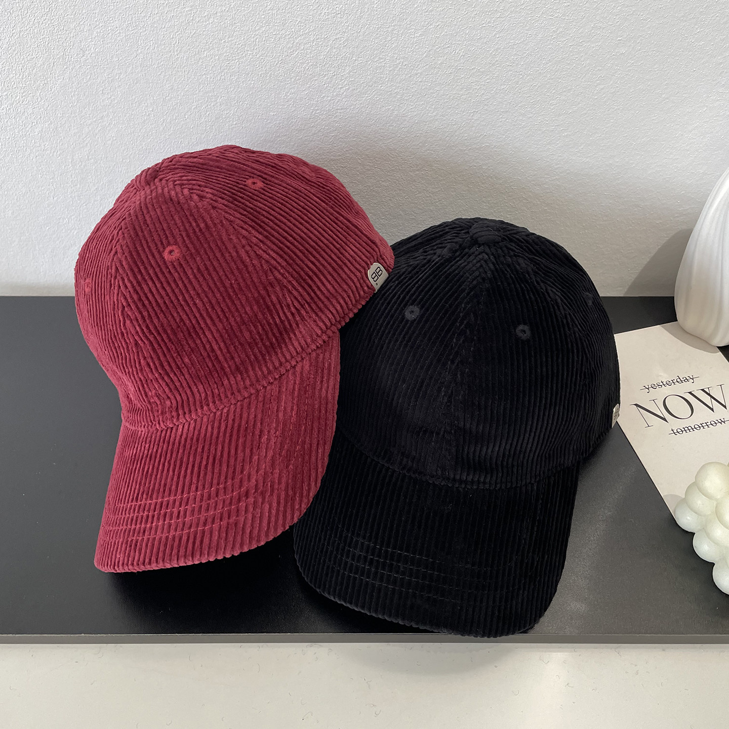 侧边字母金属扣软顶灯芯绒棒球帽子女时尚光版休闲百搭洋气鸭舌帽,淘宝优惠券,粉丝福利购,淘宝优惠卷