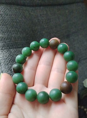 俄罗斯碧玉手串卡12柔光籽料