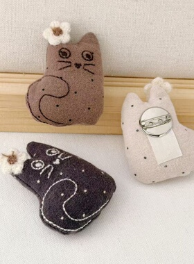 森系卡通刺绣布艺可爱充棉波点蝴蝶结猫咪河胸针饰品配件