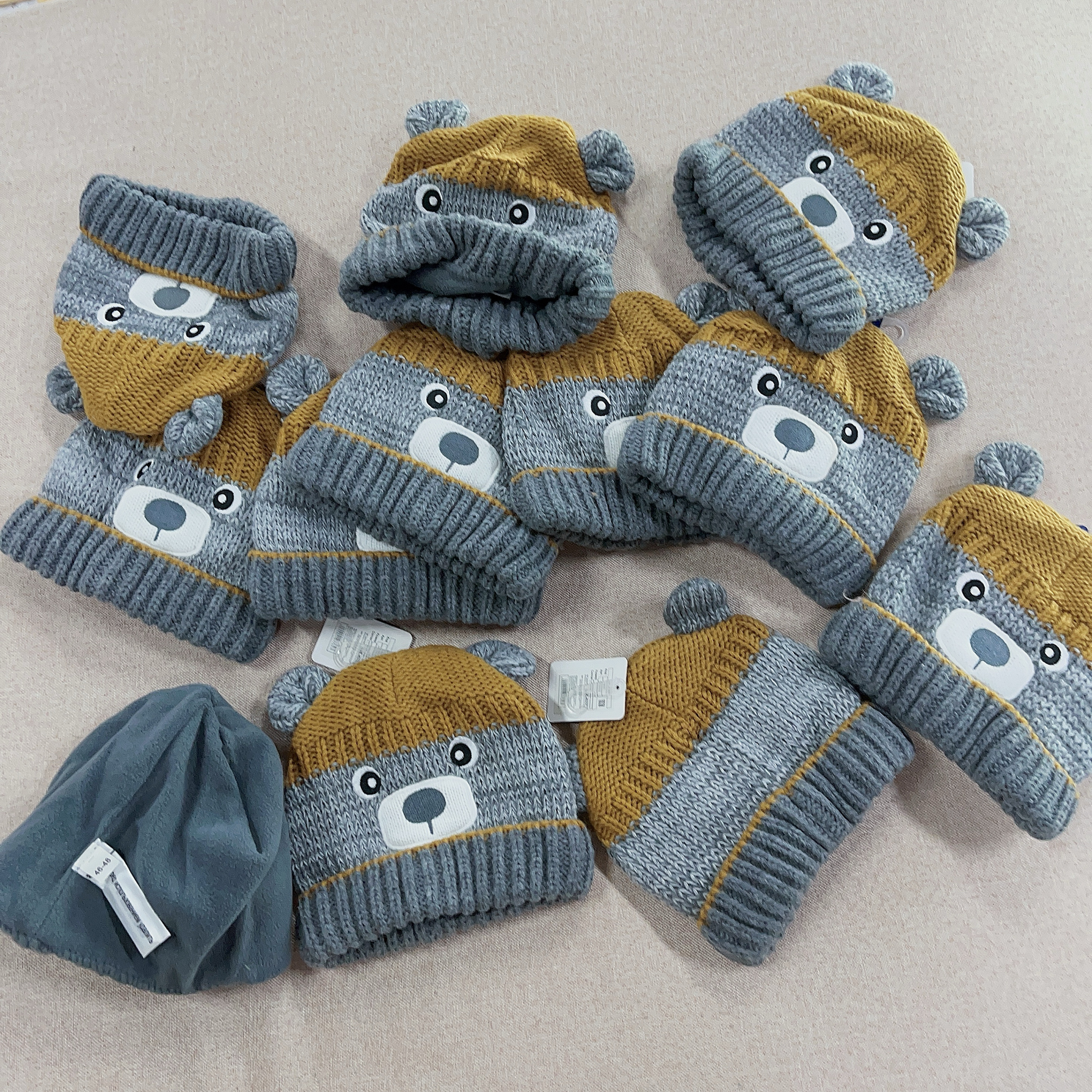 外贸原单儿童帽子手套男童女孩保暖卡通抗静电秋冬宝宝护耳针织 - 图1