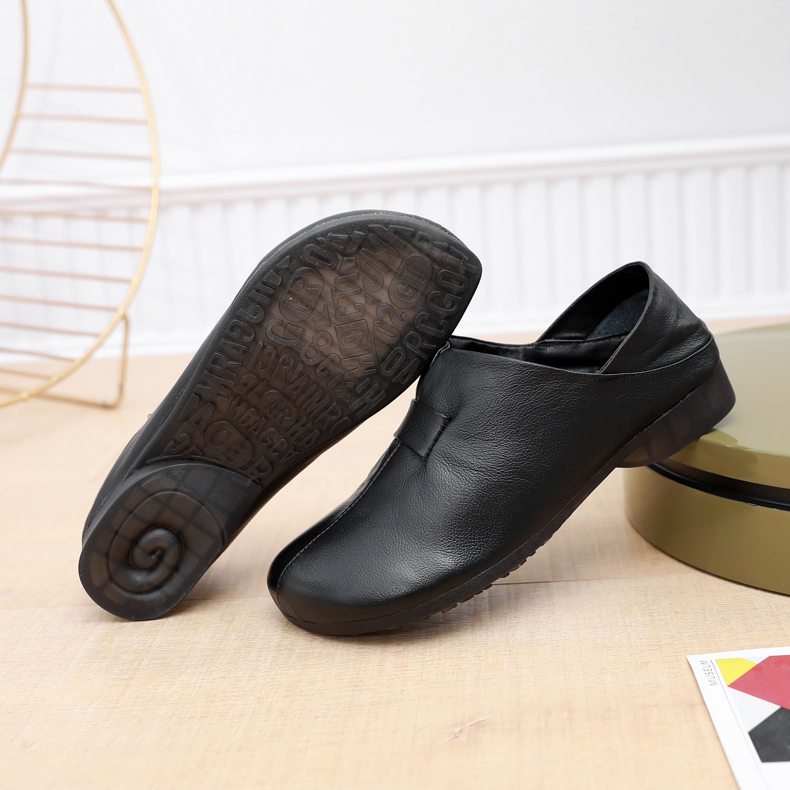 2025秋季新款真皮中老年单鞋女平底软底一脚蹬妈妈鞋防滑休闲皮鞋,淘宝优惠券,粉丝福利购,淘宝优惠卷