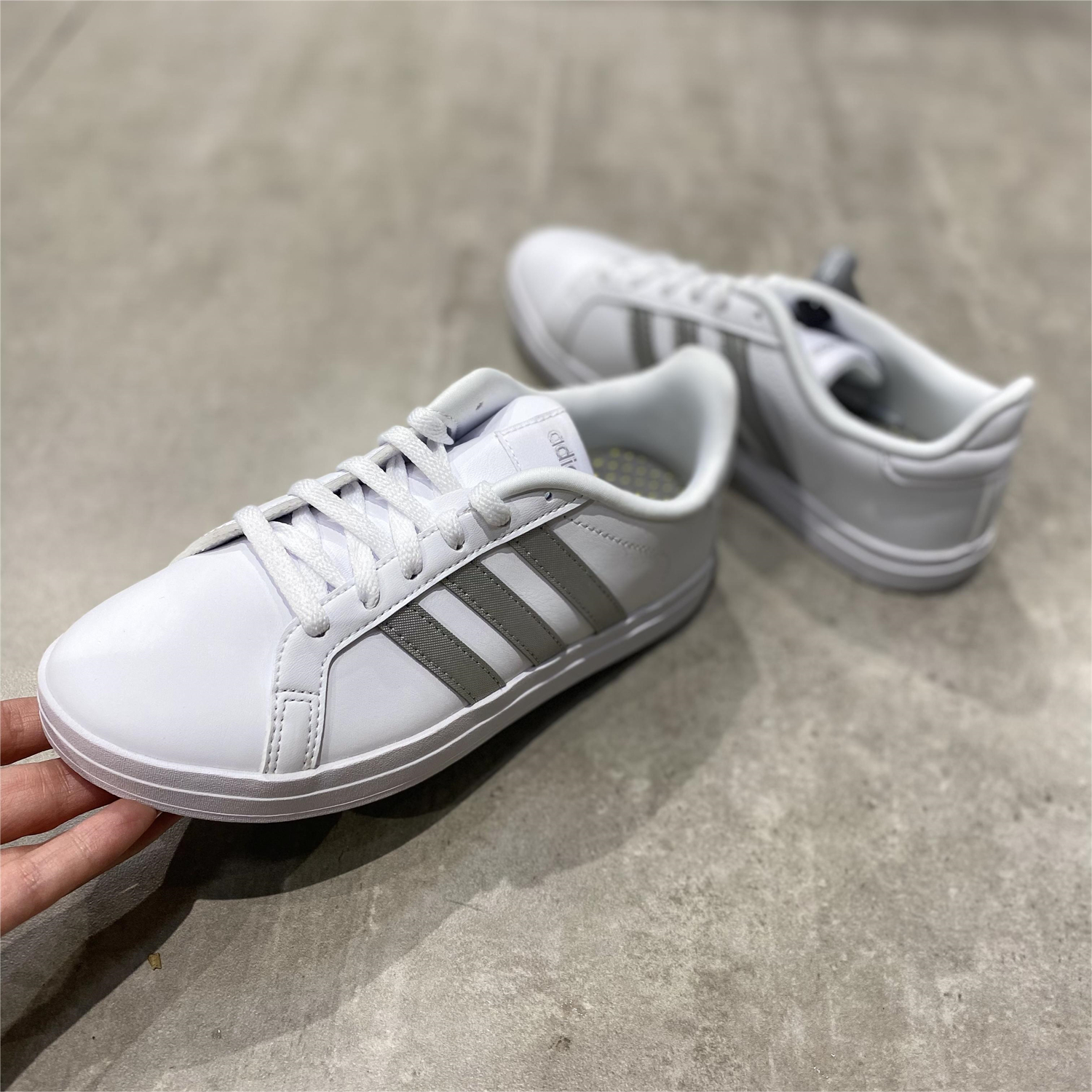 Adidas/阿迪达斯女子休闲COURTPOINT耐磨板鞋运动鞋小白鞋 FY8407 - 图2