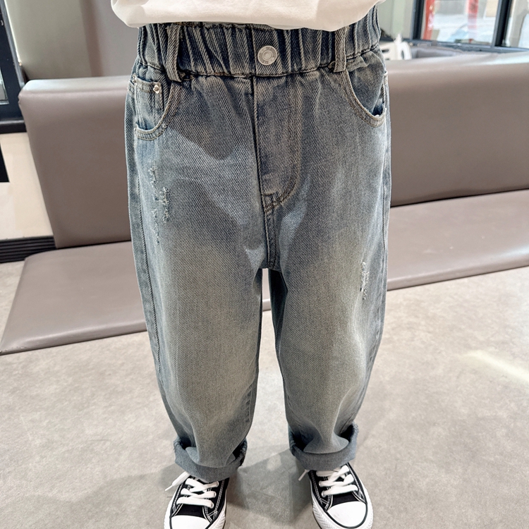 质感好~男童绣花柔软牛仔裤2025秋季新款儿童宽松老爹裤百搭裤子 - 图0