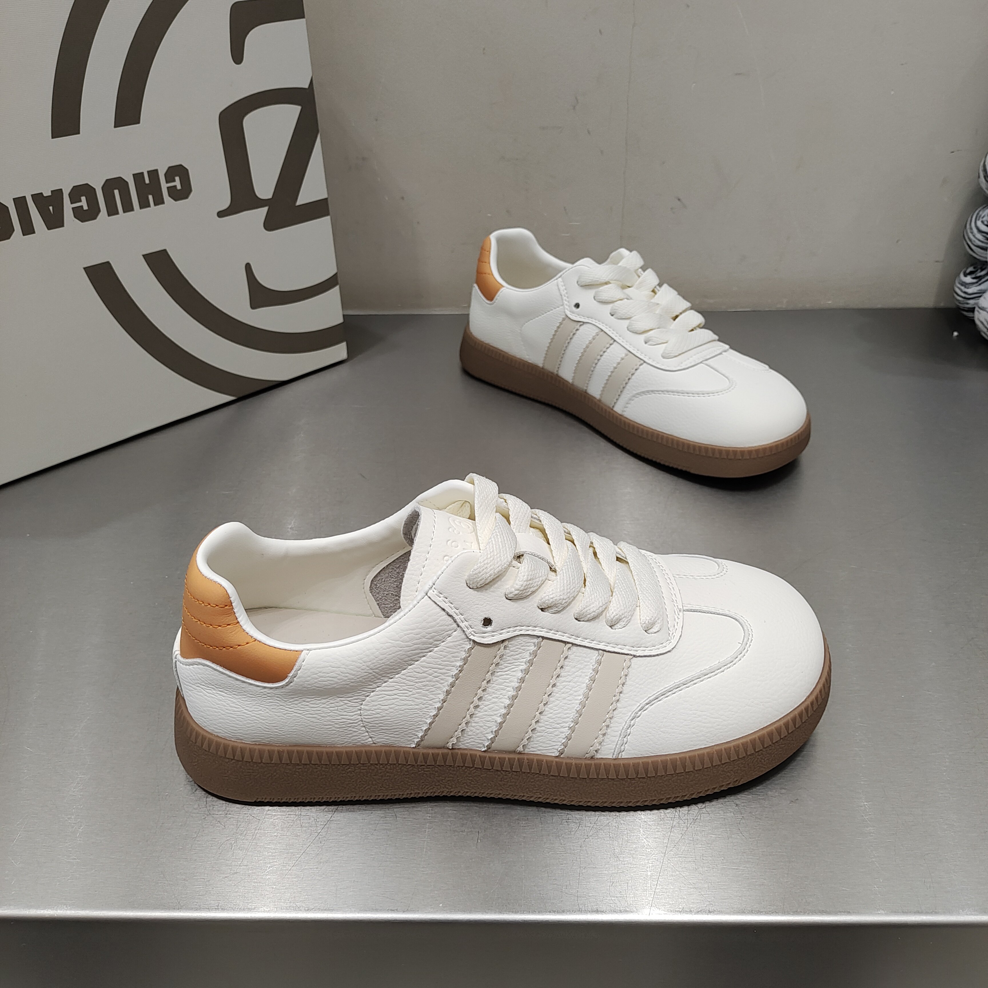 欧货平底德训鞋圆头低帮韩版休闲运动女鞋2026春款绑带拼接学院款,淘宝优惠券,粉丝福利购,淘宝优惠卷