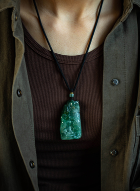 手工雕刻翡翠山水挂件