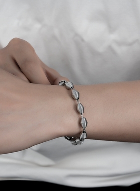 钛钢不掉色螺纹手链手饰