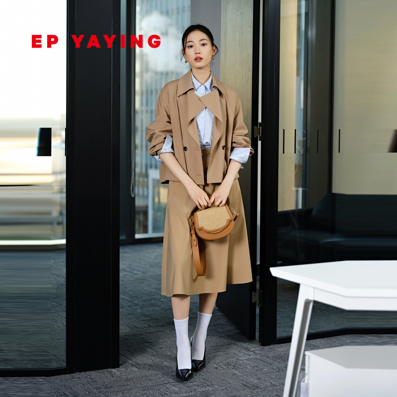 EP YAYING雅莹女装 宽松双排扣短款风衣外套 2024春夏新品7101A