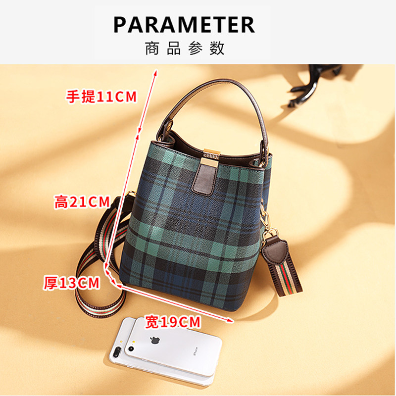 法贝莎2020新款简约宽肩带水桶包 法贝莎女士包袋