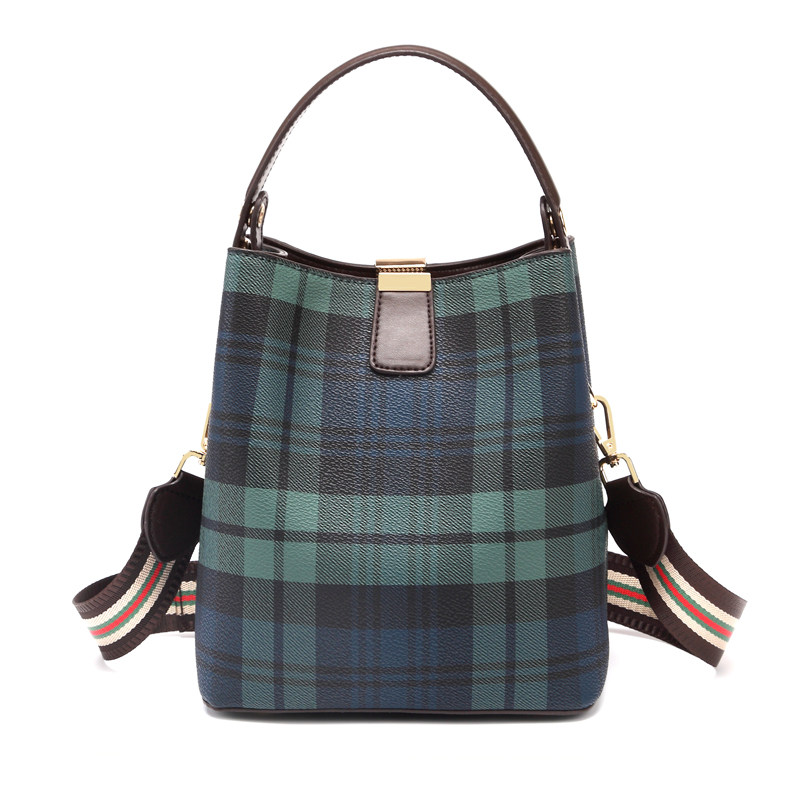 法贝莎2020新款简约宽肩带水桶包 法贝莎女士包袋