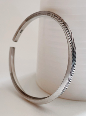 莫比乌斯环羽毛扭曲男朋友银手镯