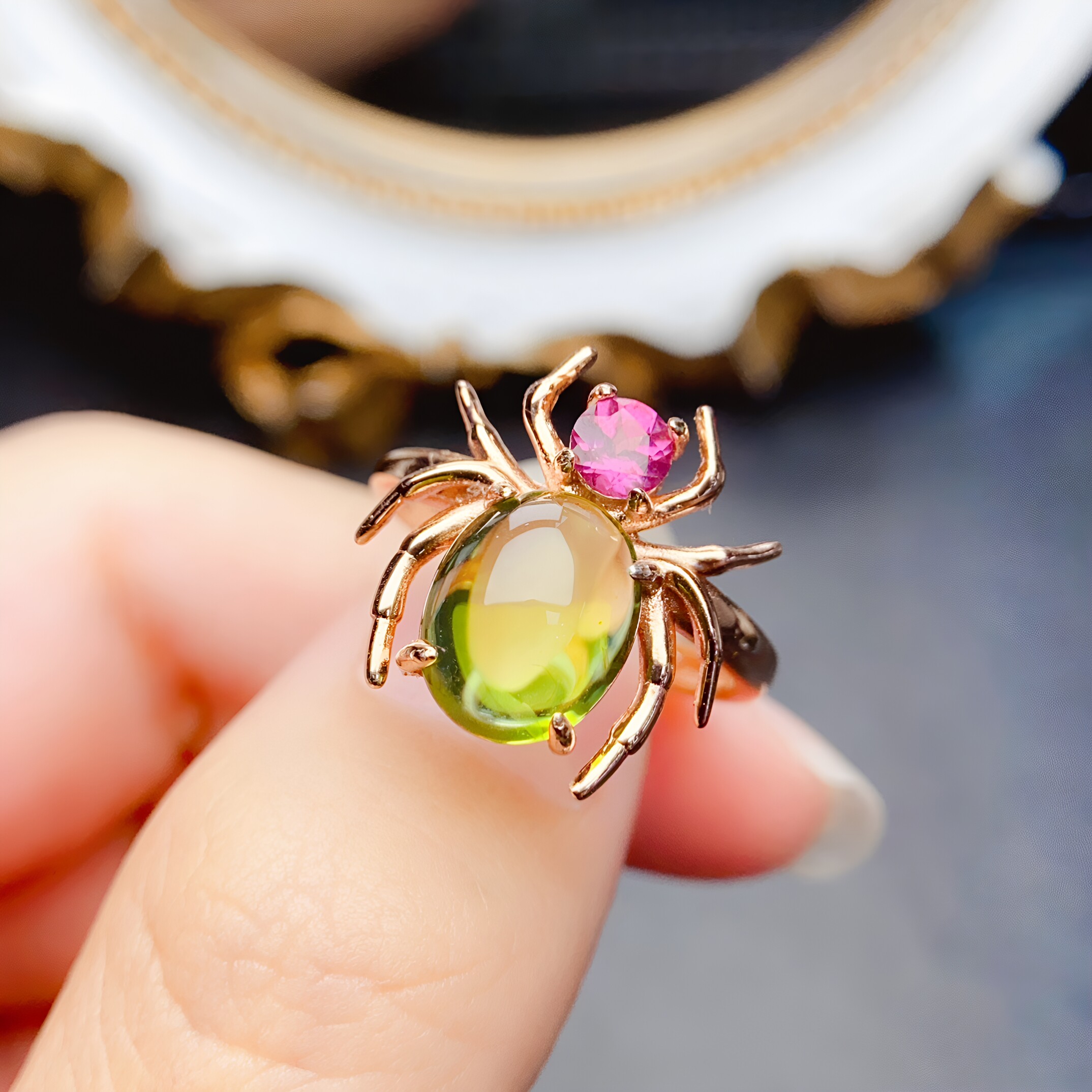 Dark Spider Natural Peridot Niche Design Ring