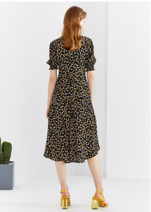 yiner meidi正品夏季新款小雏菊碎花印花V领a字收腰连衣裙女显瘦