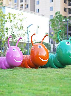 户外卡通毛毛虫摆件玻璃钢动物雕塑幼儿园商场景观装饰品草坪摆件