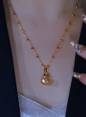 M扣星光链磨砂车花苹果项链