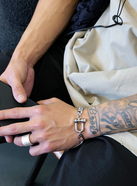 男女钛钢高级感马蹄扣手链银色