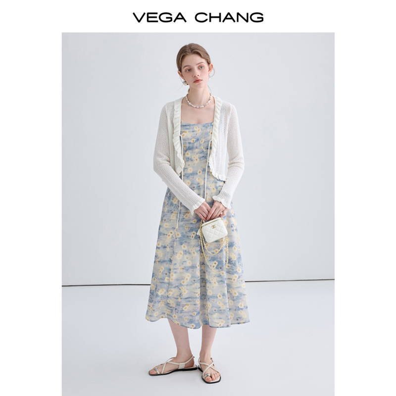 VEGA CHANG吊带连衣裙女2024年夏新款法式小雏菊印花无袖气质长裙 - 图0