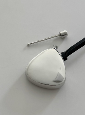 中古典藏爱M仕铜镀18K白金香水瓶皮绳长项链复古立体酒壶毛衣链