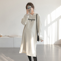 Pregnant woman one-piece dress autumn and winter 2023 new fashion foreign gas big code plus suede thickened undershirt jacket winter