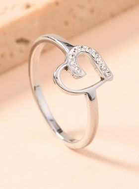 清新甜美爱心泥钻不锈钢戒指
