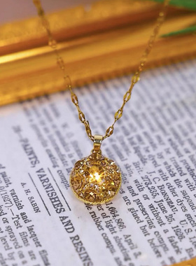 精致钛钢项链女圆镂空吊坠网红锁