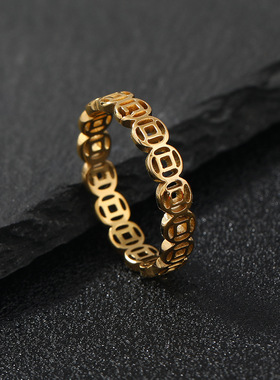 镂空铜钱钛钢食指戒指