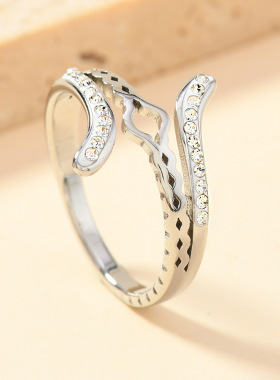 冷淡风蛇形不锈钢戒指