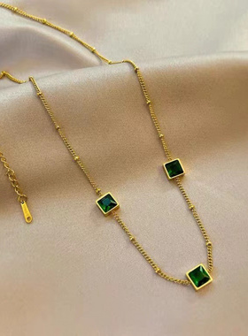 金色复古祖母绿水晶项链