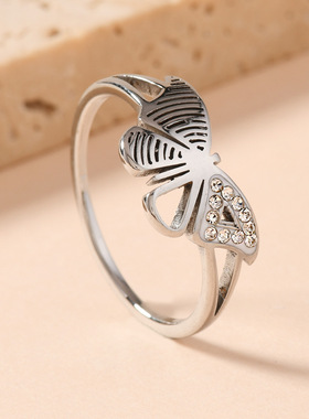 跨境新款不锈钢蝴蝶陶泥钻情侣戒